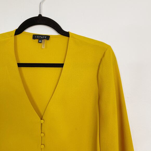 1. State Button Front Blouse Top in Honey Pot Yellow XSmall XS VNeck Ruffle Cuff - Picture 3 of 9